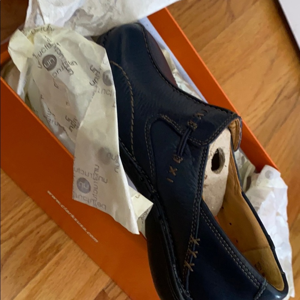 Clarks unstructured loop shoes